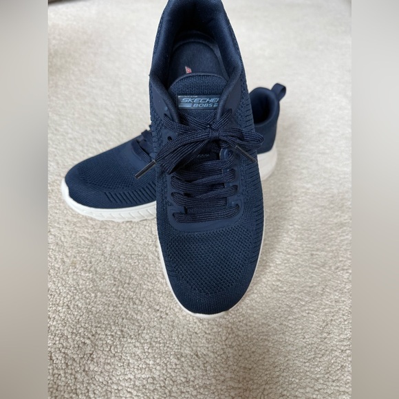 Skechers Women’s Navy Blue Sneakers Size 7 Wide - Picture 1 of 6